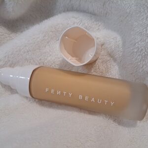 Fenty Beauty Liquid Foundation - Warm Beige